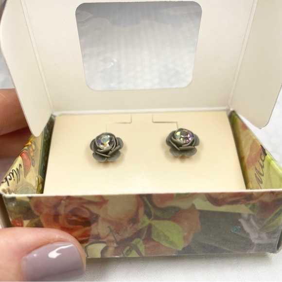 NWOT Designer MICHAL NEGRIN Swarovski Crystal Flower Stud Earrings - Picture 3 of 8